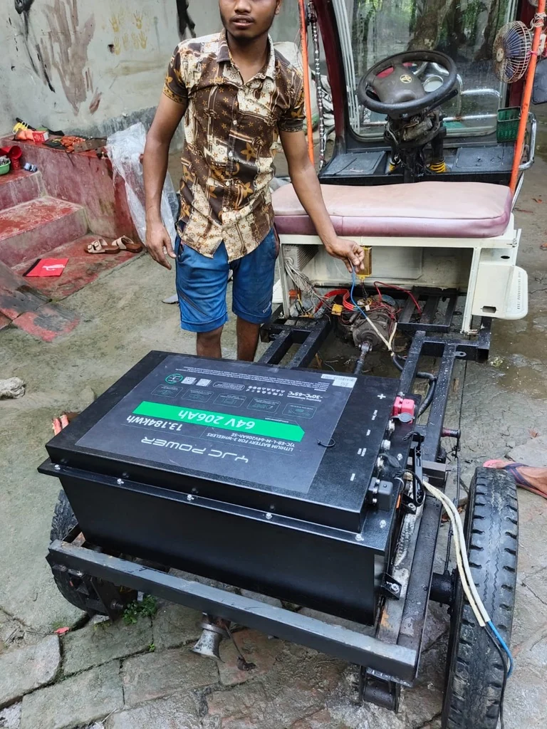 Three-wheeler battery install walkthrough