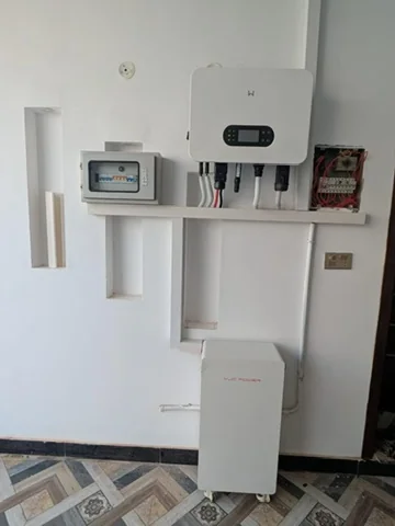 বাড়ির ইনস্টলেশনে হাইব্রিড ইনভার্টারসহ YJC-LV16 ক্যাবিনেট