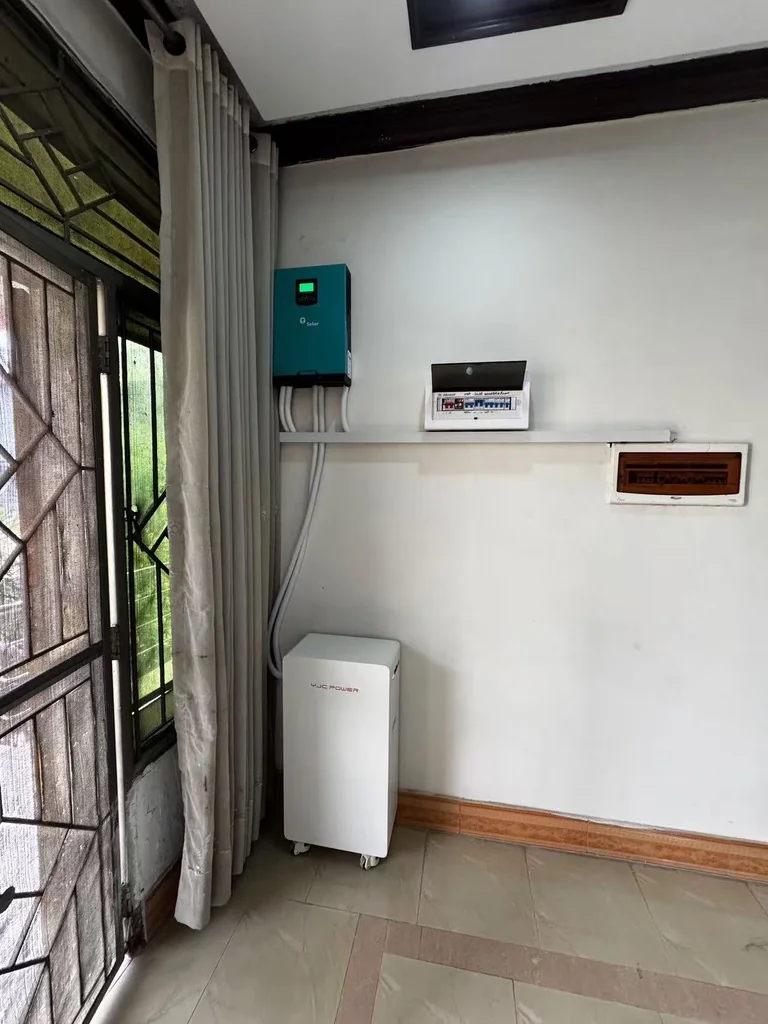 Solis ইনভার্টারসহ YJC-LV16 ক্যাবিনেট, বাড়িতে ইনস্টলেশন